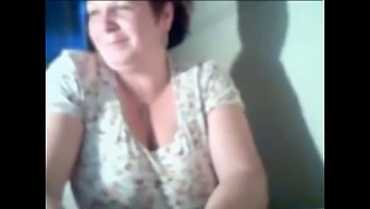 Amateur Webcam Model With Big Boobs