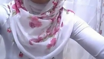 Tradizionale Foulard Turco Su Una Modella Arrapante