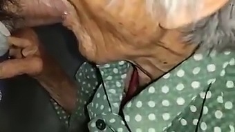 Mature Chinese Lady'S Passionate Encounter