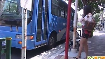 Pompino Pubblico E Sborrata Interna Di Chinatsu In Giappone
