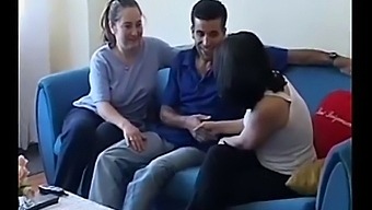 Türk Karısı, Iki Adamla Açık Bir Videoda Üçlü Yapıyor