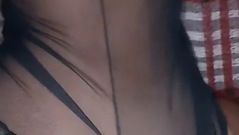 Seksi Çift, Sıcak Gece Buluşmasının Tadını Çıkarıyor