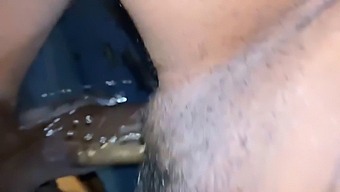 Il Figliastro Fa Sesso Con La Madre Del Suo Amico Mentre Fa Commissioni..