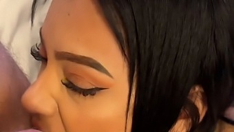 Video Pov Di Un Bollente Servizio Fotografico Di Una Modella Mozzafiato