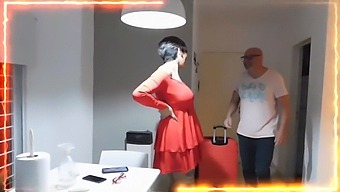 Hamile Bir Kadın Barınak Ve Geçim Kaynağı Için Acımasızca Istismar Ediliyor