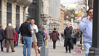 Núria Millan, Španielska Amatérka, Rada Zvádza Cudzincov Na Ulici Na Sex!